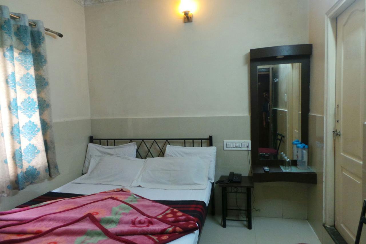 Hôtel Manjusri Paradise à Bangalore Extérieur photo