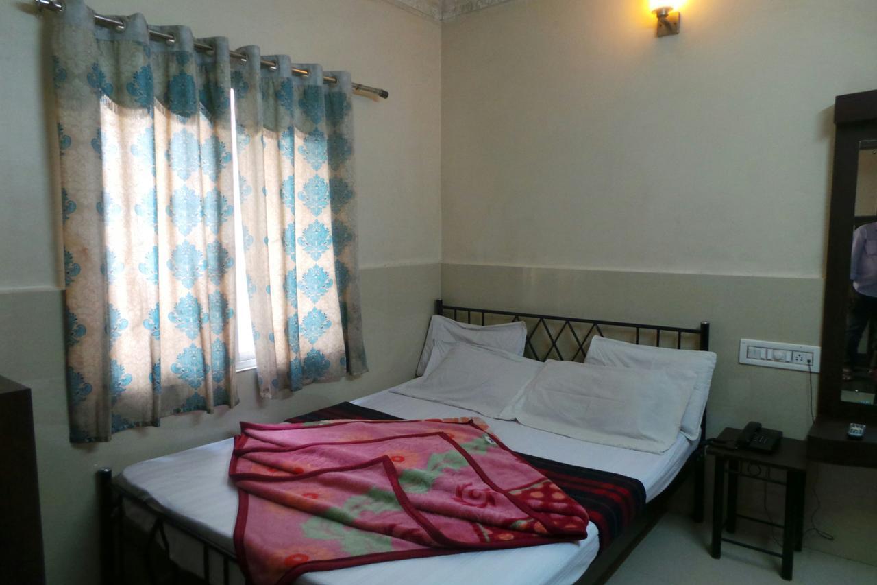 Hôtel Manjusri Paradise à Bangalore Extérieur photo